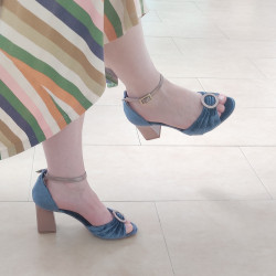 Sandalia terciopelo azul Clara Dibia